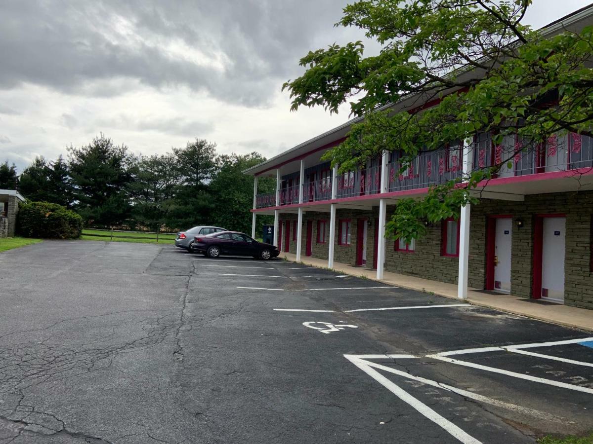Travelodge By Wyndham Strasburg/Lancaster Amish Country Eksteriør billede